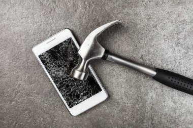 kırık ekran ile Smartphone