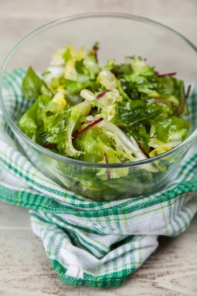 Fresh green salad — Stock Photo, Image