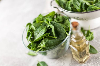 Bebek ıspanak yaprakları