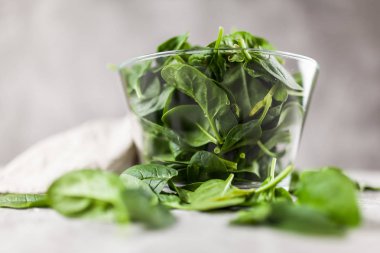 Bebek ıspanak yaprakları