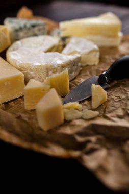 farklı çeşit peynir