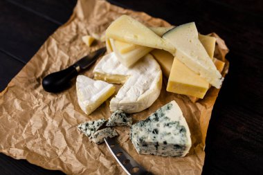 farklı çeşit peynir