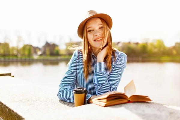 Young red haired girl — Stock Photo, Image