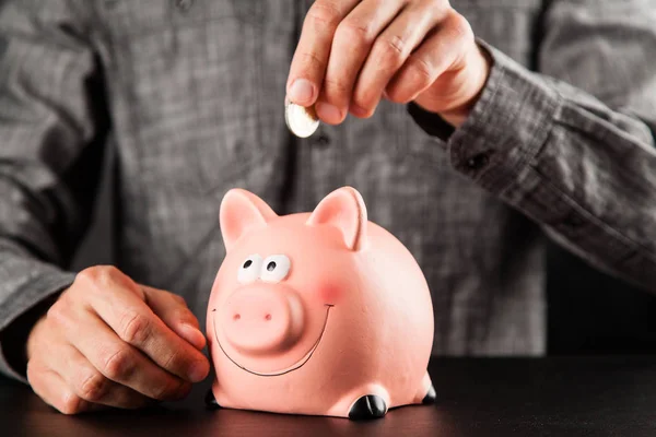 Piggy Bank em fundo preto — Fotografia de Stock