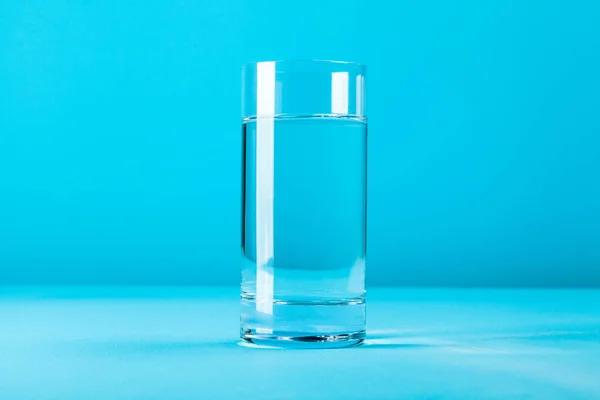 Πλαστικό μπουκάλι νερό — Φωτογραφία Αρχείου
