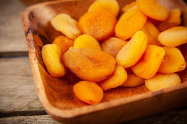 Kurutulmuş meyve karışımı