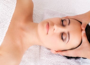 kadın alıcı yüz Masaj