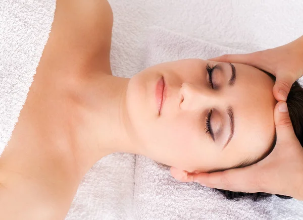 kadın alıcı yüz Masaj