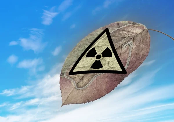 Señal de advertencia radiactiva — Foto de Stock