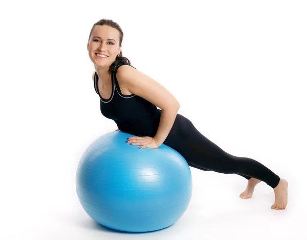 Exercices de fitness avec une balle — Photo