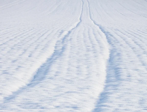 Huellas en la nieve — Foto de Stock