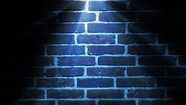 벽돌 벽에 자리 밝은 파란색 — 스톡 사진