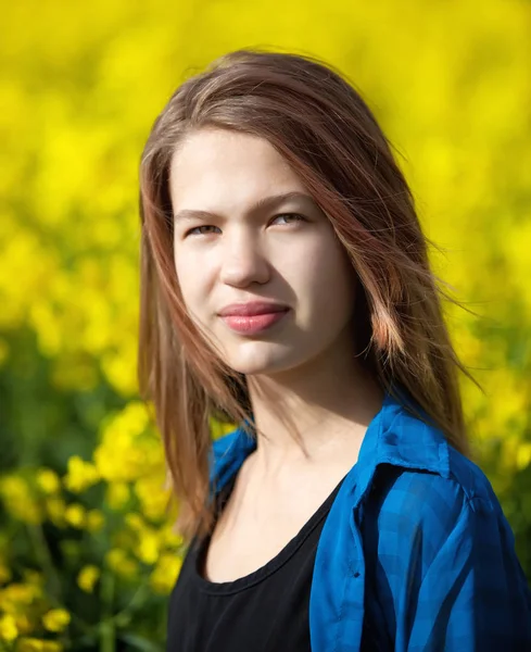 Porträt Einer Schönen Teenagerin — Stockfoto