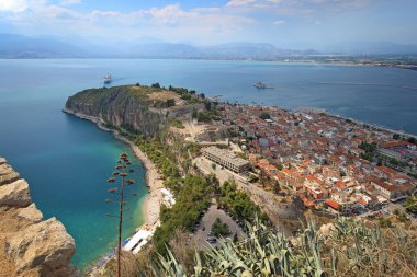 Palamidi Kalesi: Nafplio şehrin eski kısmı görünümünü