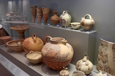 Atina, Yunanistan, Eylül, 03, 2016. Kiklad Seramik Müzesi Arkeoloji, Atina, Yunanistan. Bu aletler ve otomotik makinalar yaklaşık 5000 yıl önce oluşturulan.