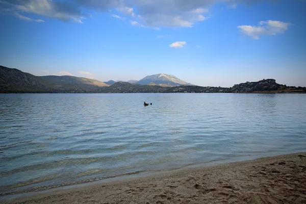 Sjön Vouliagmeni, Loutraki, Grekland — Stockfoto