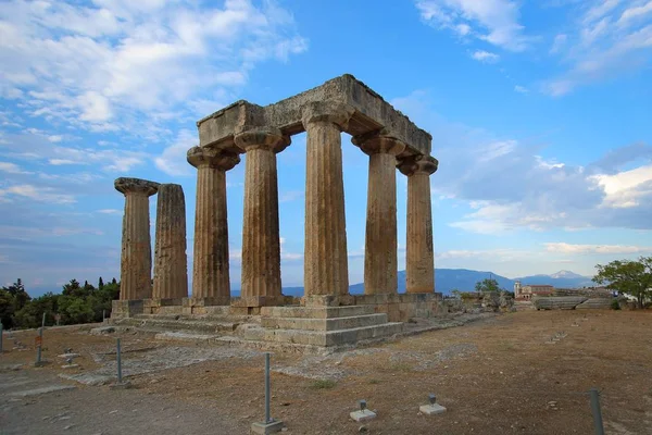 Ruines du temple Apollon à Corinthe, Grèce — Photo