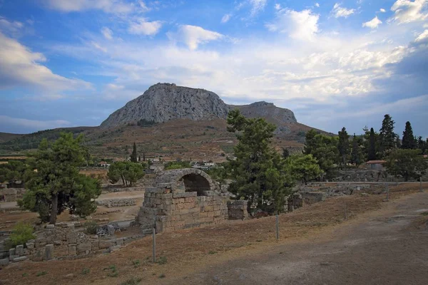 harap Gördes, Yunanistan