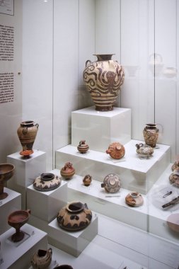 Mycenae, Yunanistan, Eylül, 07, 2016. Seramik Mycenae'de Müzesi. Bu eserler yaklaşık 3500 yıl önce oluşturulan.