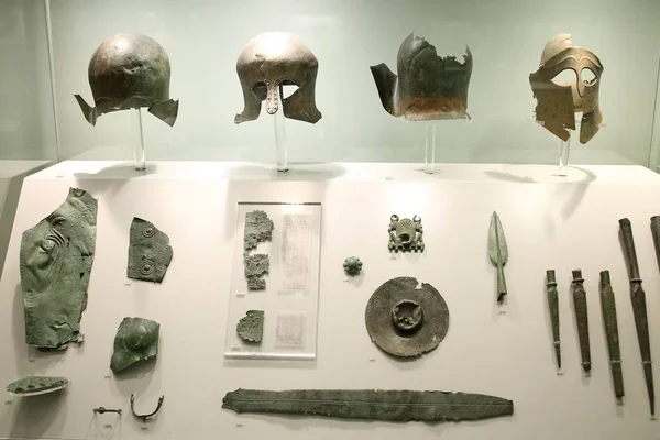 Exposiciones griegas en el museo de arqueología, Atenas, Grecia — Foto de Stock