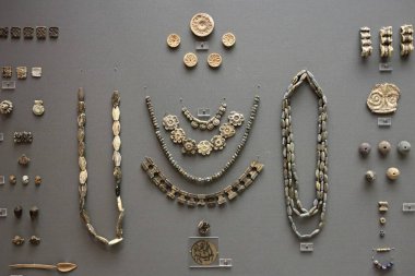 Atina, Yunanistan, Eylül, 03, 2016. Arkeoloji, Atina, Yunanistan Myken taş dekorasyon Müzesi'nde. Bu aletler ve otomotik makinalar Mycenae'de Schliemann tarafından kazıldı.