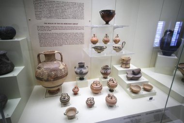 Mycenae, Yunanistan, Eylül, 07, 2016. Seramik Mycenae'de Müzesi. Bu eserler yaklaşık 3500 yıl önce oluşturulan.