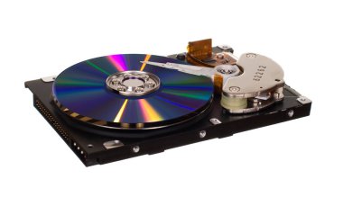 Manyetik plaka yerine Cd/Dvd ile sert yuvarlak yüzey götürmek