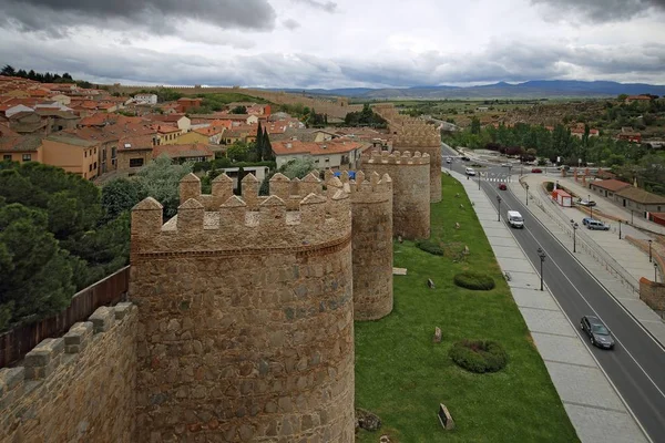 Avila mittelalterliche Festungsmauer, Castilla y Leon, Spanien — Stockfoto