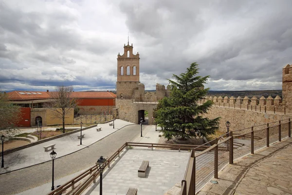 Avila mittelalterliche Festungsmauer, Castilla y Leon, Spanien — Stockfoto