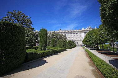 Bir güzel bahar günü, İspanya Madrid Kraliyet Sarayı