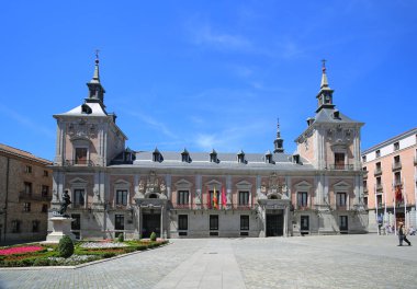 Madrid, İspanya, 7 Mayıs 2017. Plaza de la Villa (Belediye Meydanı) Madrid, İspanya, Bina Ayuntamento (belediye). Şehrin en eski binalardan biridir.