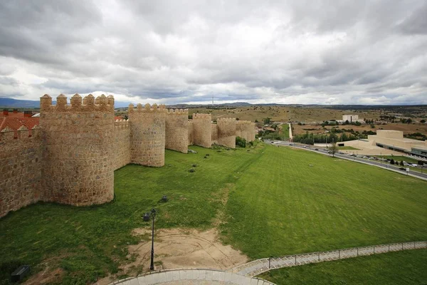 Avila medeltida fästning vägg, Castilla y Leon, Spanien — Stockfoto