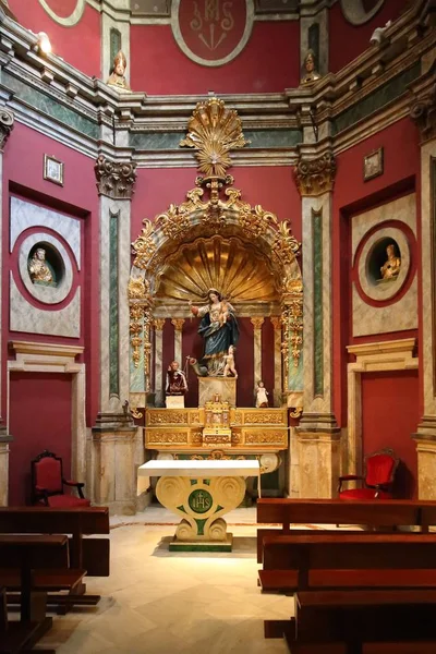 Toledo, Espanha, 08 de maio de 2017. interior da Igreja de San Ildefonso ou igreja jesuíta (Iglesia de San Idelfonso), Toledo, Espanha. Esta é a famosa igreja jesuíta . — Fotografia de Stock