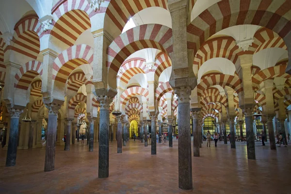 Interiören i Mezquita - Katedralen i Cordoba — Stockfoto