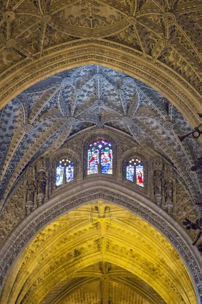 Innenraum der Kathedrale von Sevilla — Stockfoto