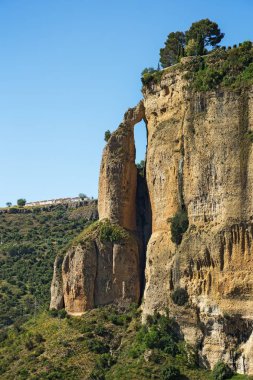 İspanya 'nın Ronda kentindeki Ponte Nuevo (Yeni Köprü) yakınlarında Muontains