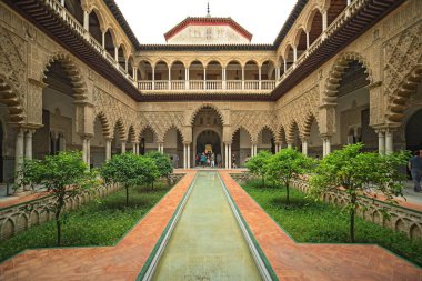 Seville Alcazar Patio de las Doncellas (Bakirelerin Bahçesi))