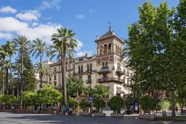 Otel Alfonso Xiii, İspanya 'nın Sevilla şehrinde tarihi bir oteldir. — Stok fotoğraf