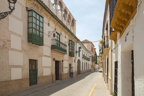 Ulice i budynki Esija - małe andaluzyjskie miasteczko, Hiszpania — Zdjęcie stockowe