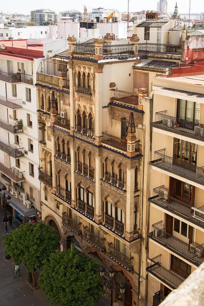Vista para a rua Sevilha a partir do telhado da catedral — Fotografia de Stock