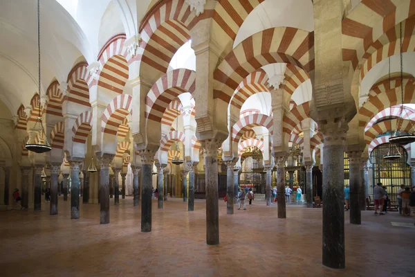 Interieur van Mezquita - Kathedraal van Cordoba — Stockfoto