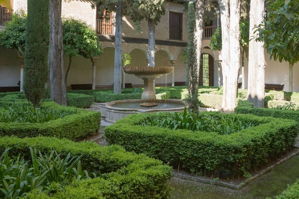 Ogrody Alhambra Moresque, Granada, Hiszpania — Zdjęcie stockowe