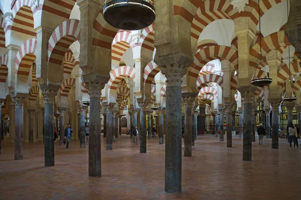 Interiören i Mezquita - Katedralen i Cordoba — Stockfoto