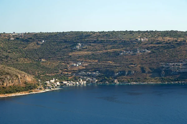 Paisajes costeros entre Kardamili y Dyros (Dirou) ciudades en Mesinian Bay, Peloponeso del Sur, Grecia — Foto de Stock