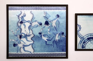 Pylos, Yunanistan - 25 Ağustos 2019. Pylos Müzesi 'nde Miken sanatı sergileniyor. Bu sanat eseri Kral Nestor 'un antik sarayından çıkarıldı.