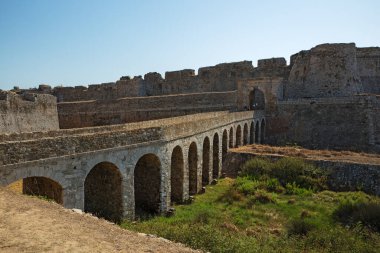 Methoni Kalesi - Yunanistan 'ın Mora kıyısındaki Methoni liman kasabasında bir ortaçağ kalesi.