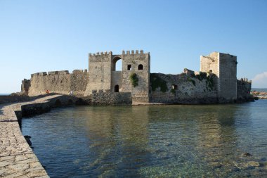 Methoni Kalesi - Yunanistan 'ın Mora kıyısındaki Methoni liman kasabasında bir ortaçağ kalesi.