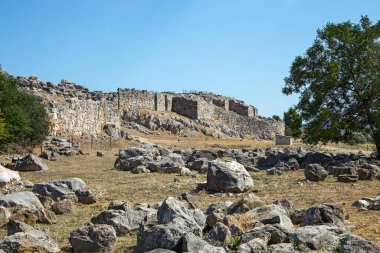 Argolis, Peloponnese 'deki Miken arkeolojik alanı olan Tiryns' in antik akropolünün kalıntıları ve efsanevi kahraman Herkül 'ün 12 çalışmasını gerçekleştirdiği yer, Yunanistan.