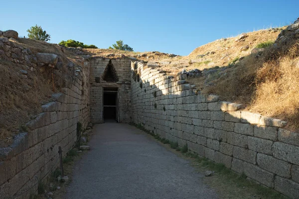 ミケーネの城塞の外にあるソロスの例 ギリシャのペロポネソス ミケーネの近くの遺跡 紀元前2千年紀 ミケーネはギリシャ文明の主要な中心地の一つであった — ストック写真