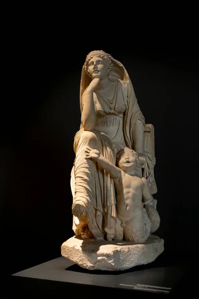 이탈리아 2020 고대의 조각상들 박물관에 전시되어 이것은 로마의 역사에서의 유물들을 — 스톡 사진